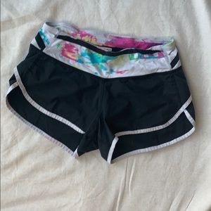 LULULEMON SHORTS